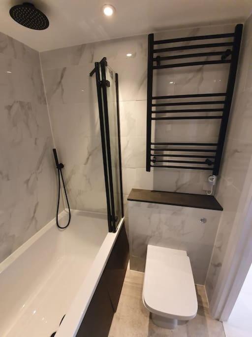 Sycamore Lodge Kent With Ev Zappi Type 2, Swimming Pool For A Fee Sellindge Ngoại thất bức ảnh